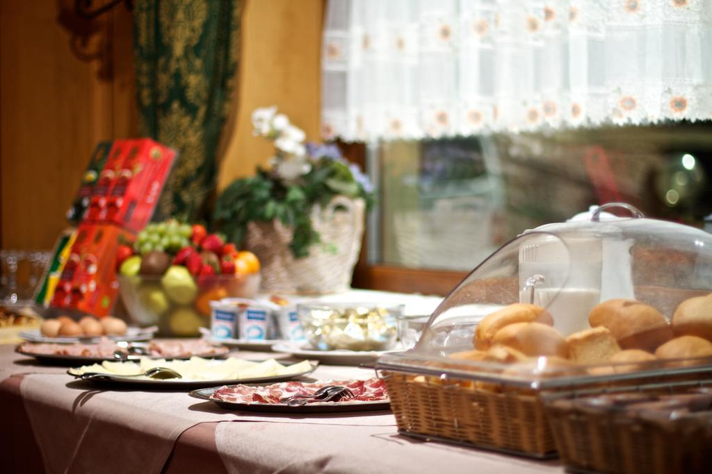 Hotel Loredana Livigno Luaran gambar